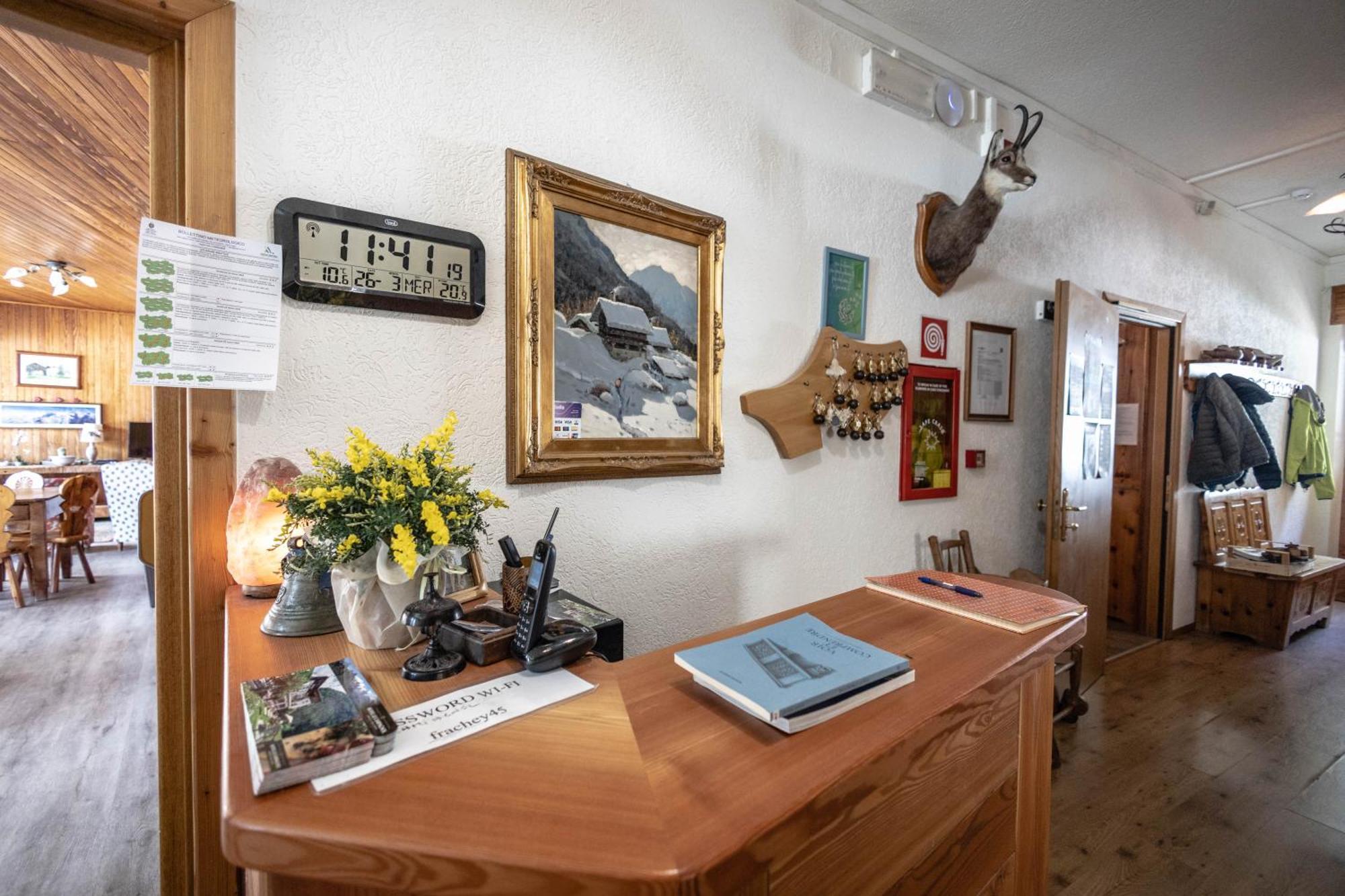 Hotel Le Campagnol Champoluc Luaran gambar