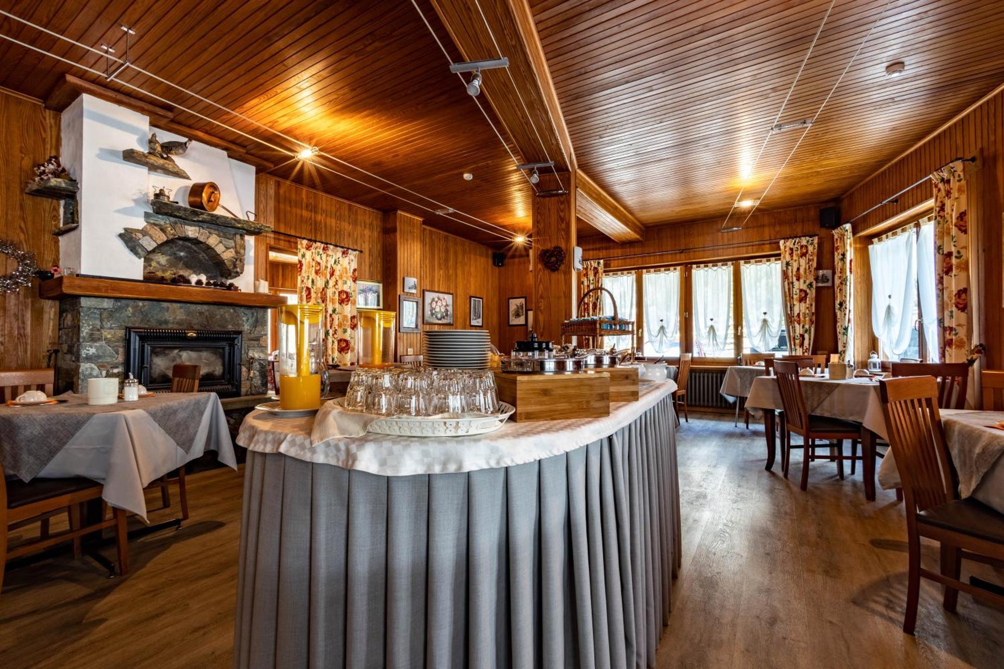 Hotel Le Campagnol Champoluc Luaran gambar